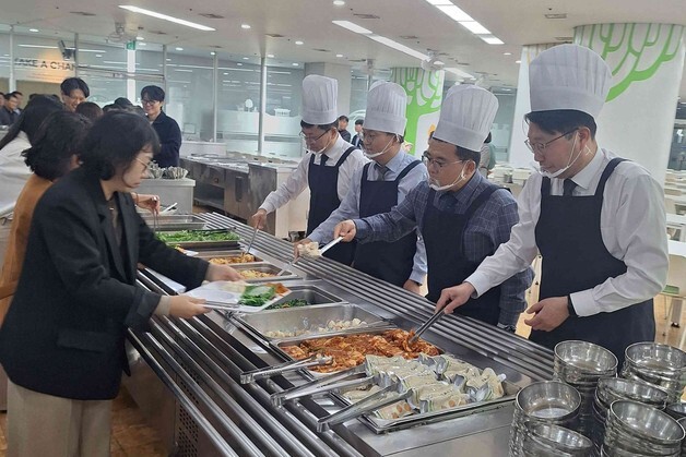 광주청사 공직자 700명 식탁에 전남 농산물 '상생밥상'