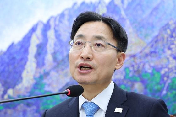 [국감] 국감 답변하는 임광현 대통령 비서실장