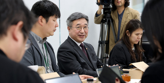 윤호중 "소방재원 부족분, 미래대응기금 활용…담뱃세 배분도 검토"
