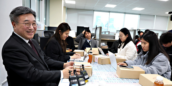 출입기자단과 의견 나누는 윤호중 행안부 장관
