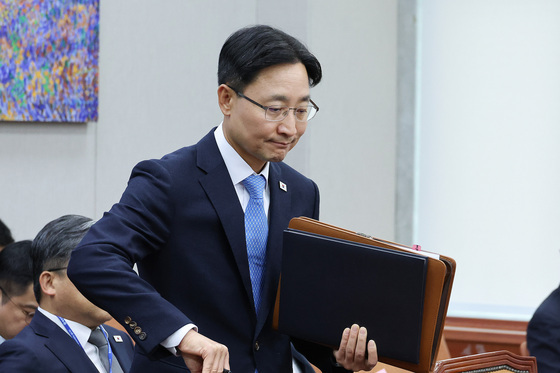[국감] 국정감사 출석하는 임광현 비서실장