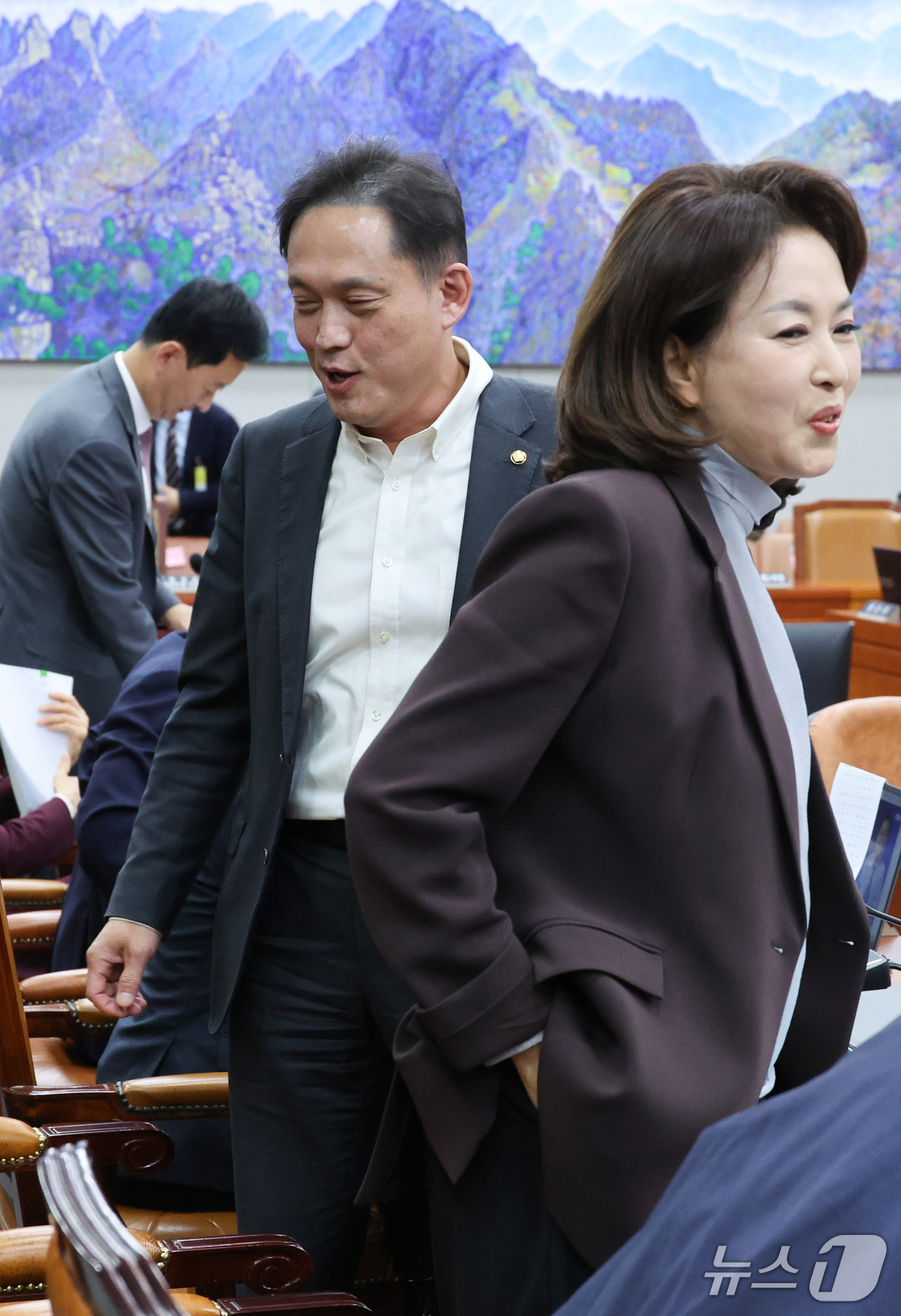 (서울=뉴스1) 신웅수 기자 = 김태규 국민의힘 의원이 29일 서울 여의도 국회에서 열린 국회운영위원회의 대통령 비서실 등에 대한 국정감사에서 자신의 운영위원직 사임 요구와 관련해 …