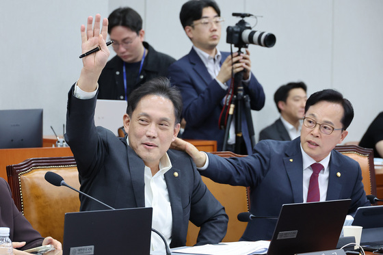 운영위 잇따른 파행 속 '김태규 불참'으로 靑 국감 가까스로 재개