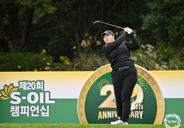 '6언더파' 정소이, KLPGA S-OIL 챔피언십 첫날 단독 선두