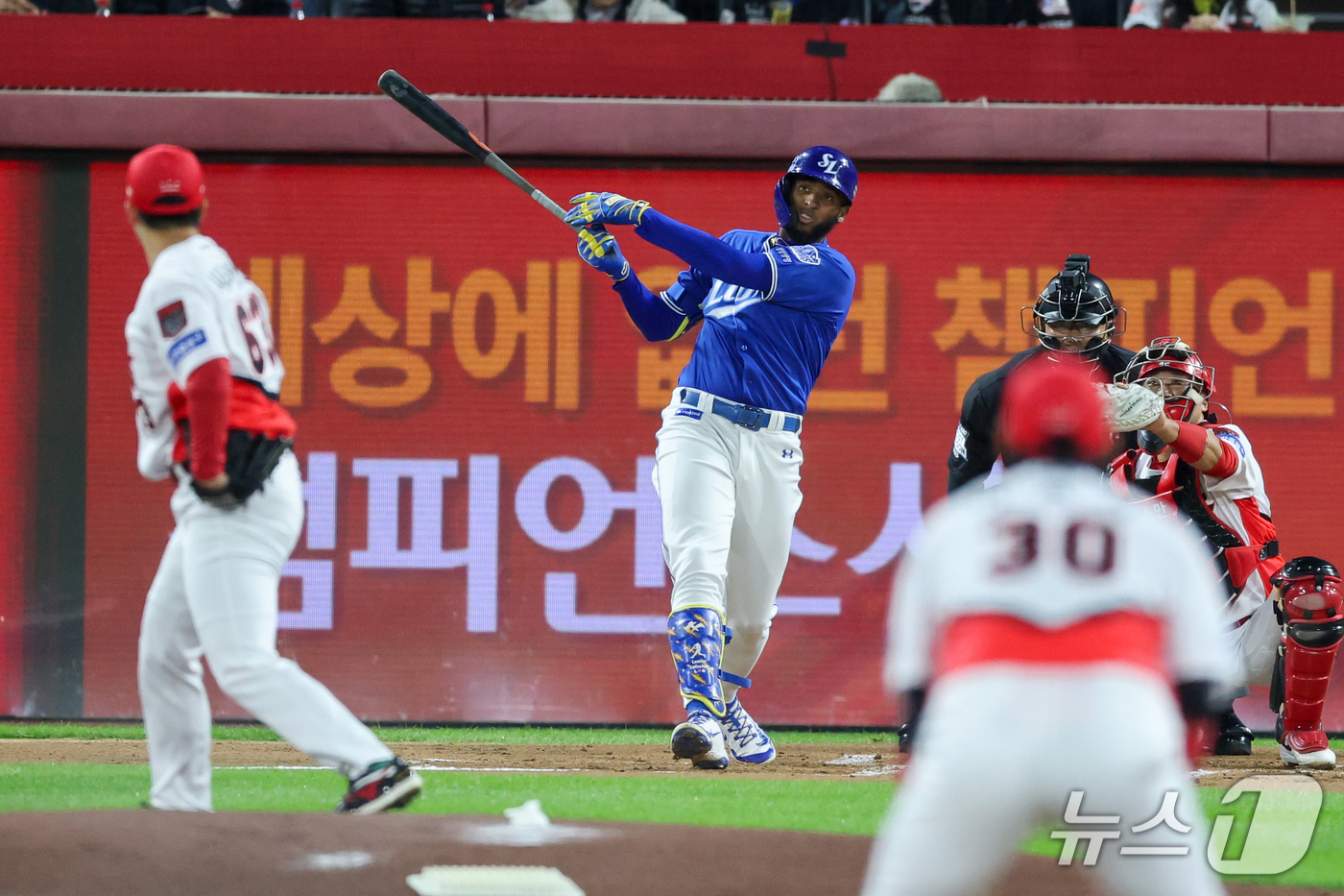 (전남광주=뉴스1) 안은나 기자 = 29일 전남광주 북구 광주기아챔피언스필드에서 열린 프로야구 2026 신한 SOL KBO 포스트시즌 플레이오프 3차전 삼성 라이온즈와 KIA 타이 …
