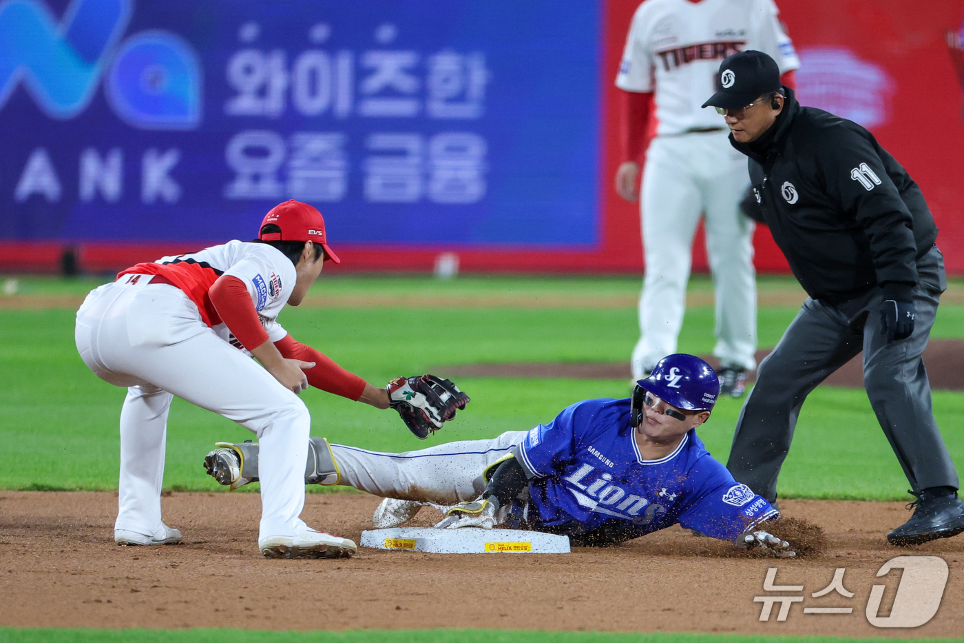 (전남광주=뉴스1) 안은나 기자 = 29일 오후 전남광주 기아챔피언스필드에서 열린 프로야구 2026 신한 SOL KBO 포스트시즌 플레이오프 3차전 삼성 라이온즈와 KIA 타이거즈 …