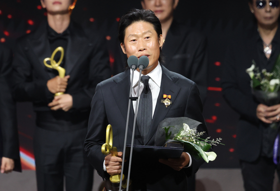 '신변보호 해제' 유해진, 대통령표창…"좋은 영화로 보답할 것"