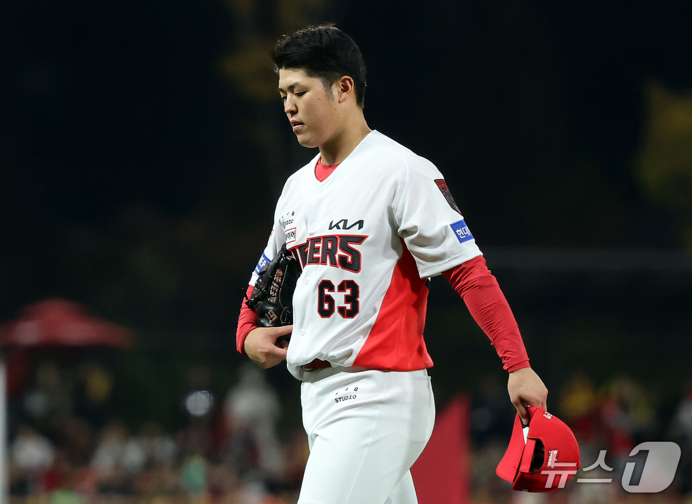 (전남광주=뉴스1) 김진환 기자 = 29일 오후 전남광주 기아챔피언스필드에서 열린 프로야구 2026 신한 SOL KBO 포스트시즌 플레이오프 3차전 삼성 라이온즈와 KIA 타이거즈 …