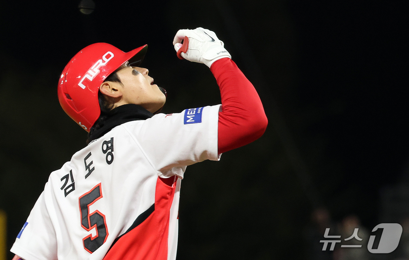 (전남광주=뉴스1) 박지혜 기자 = 29일 전남광주 북구 광주기아챔피언스필드에서 열린 프로야구 2026 신한 SOL KBO 포스트시즌 플레이오프 3차전 삼성 라이온즈와 KIA 타이 …