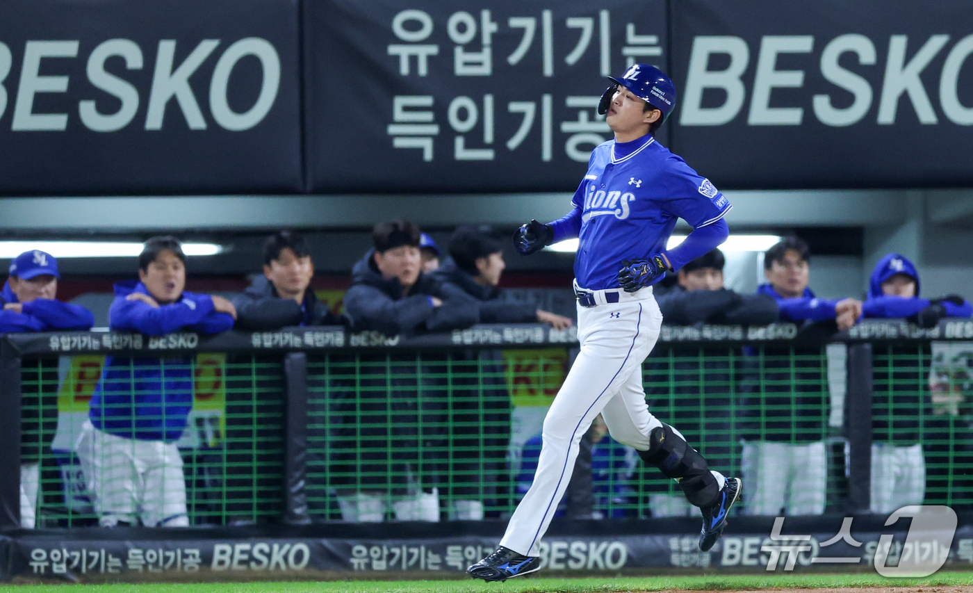 (전남광주=뉴스1) 안은나 기자 = 29일 전남광주 북구 광주기아챔피언스필드에서 열린 프로야구 2026 신한 SOL KBO 포스트시즌 플레이오프 3차전 삼성 라이온즈와 KIA 타이 …