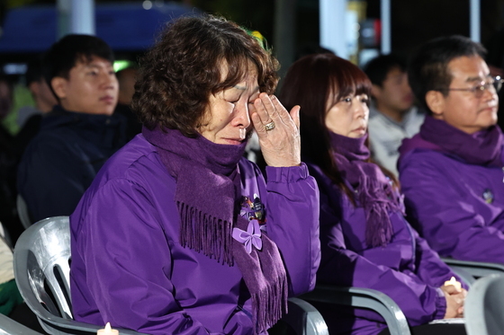 "붙잡지 않을 테니 꿈에라도 와줘"…이태원 메운 유가족 눈물(종합)