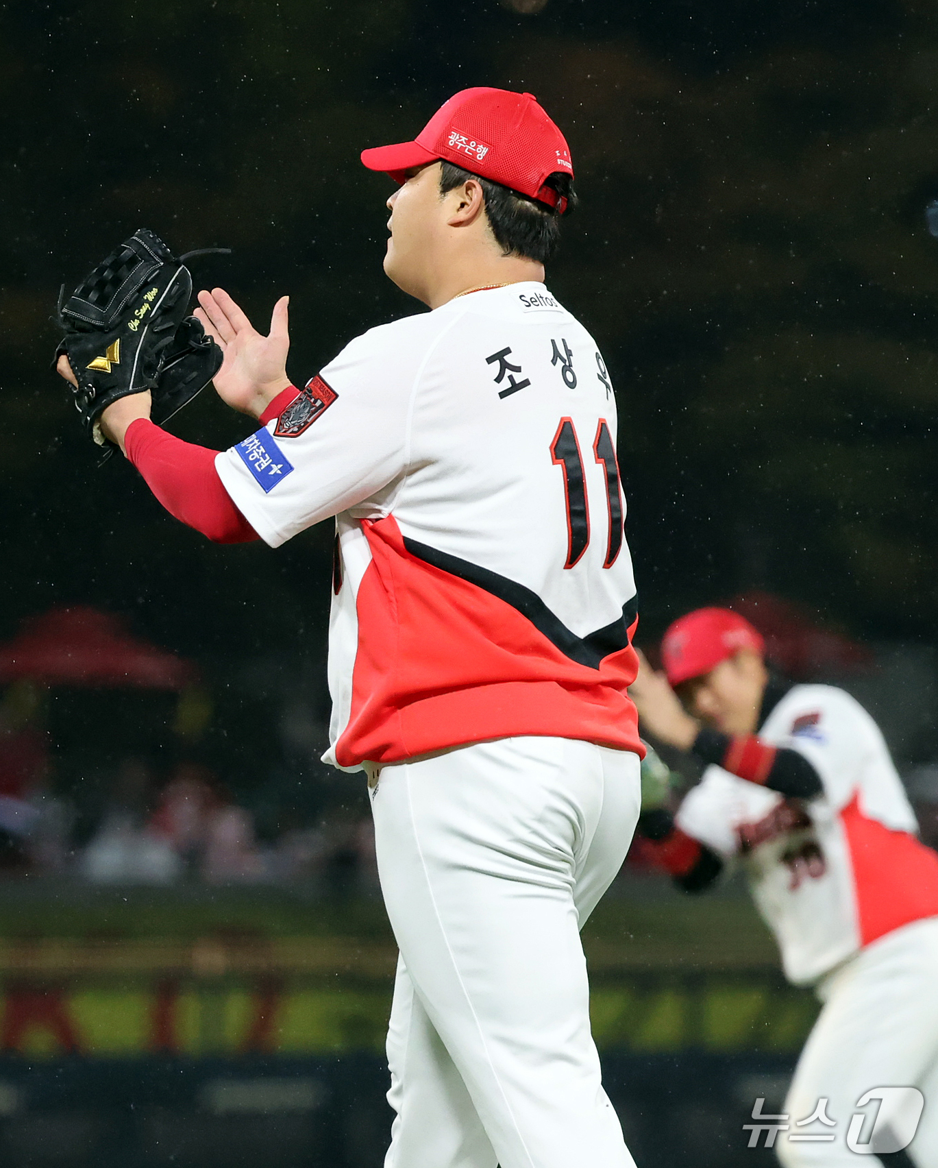 (전남광주=뉴스1) 김진환 기자 = 29일 오후 전남광주 기아챔피언스필드에서 열린 프로야구 2026 신한 SOL KBO 포스트시즌 플레이오프 3차전 삼성 라이온즈와 KIA 타이거즈 …