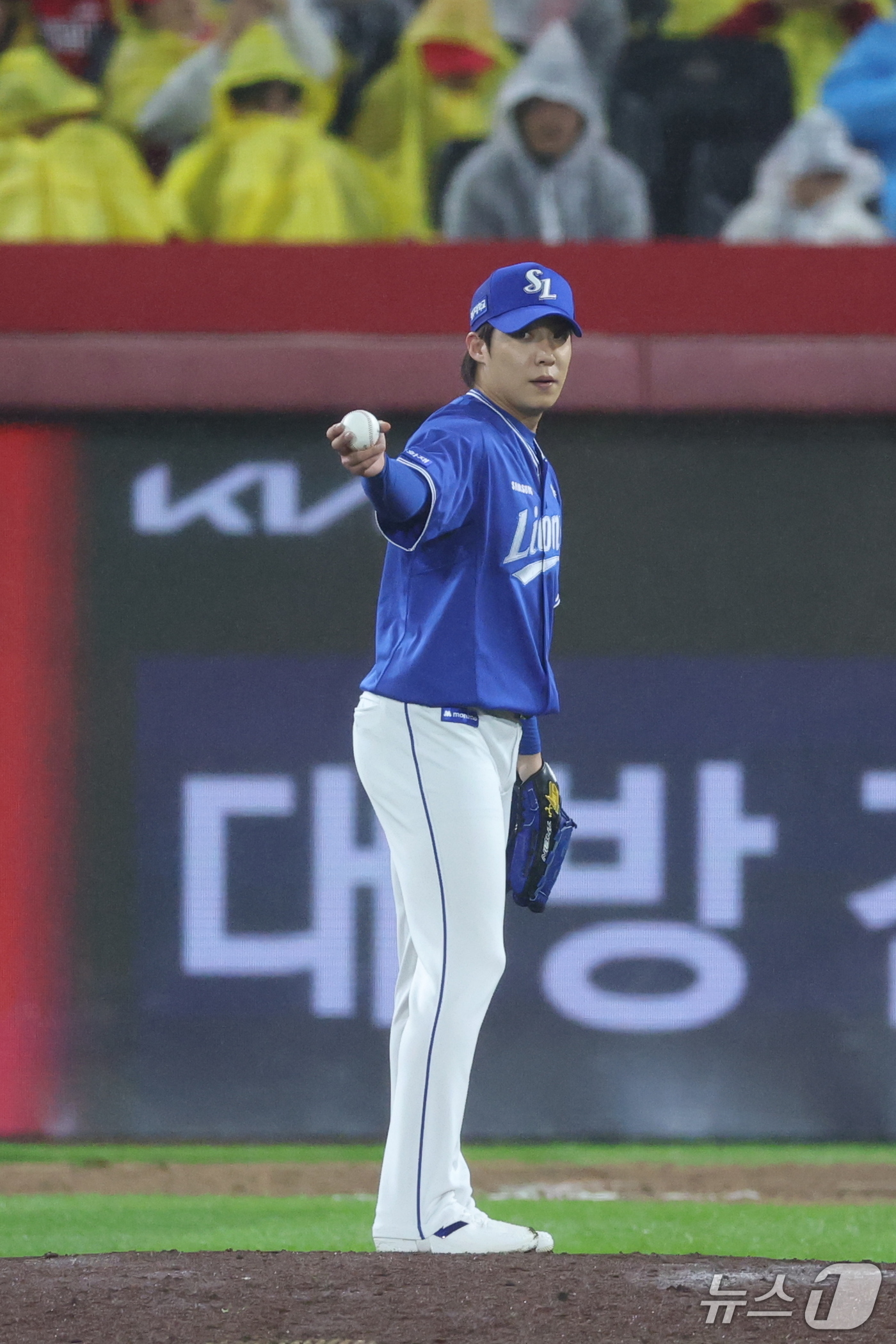 (전남광주=뉴스1) 안은나 기자 = 29일 전남광주 북구 광주기아챔피언스필드에서 열린 프로야구 2026 신한 SOL KBO 포스트시즌 플레이오프 3차전 삼성 라이온즈와 KIA 타이 …