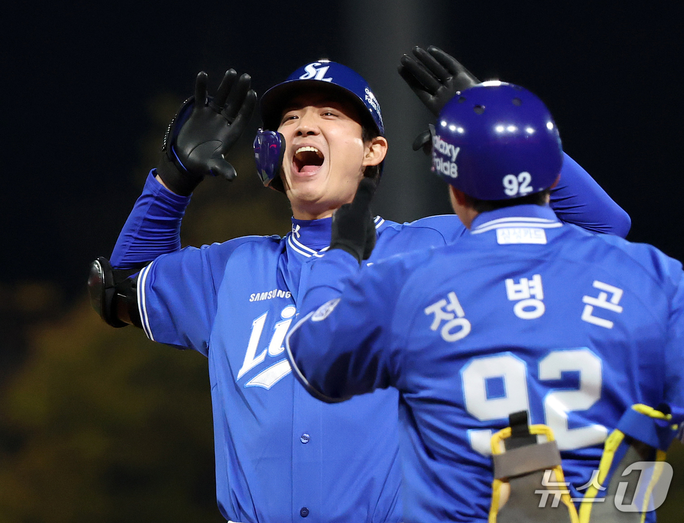 (전남광주=뉴스1) 김진환 기자 = 29일 오후 전남광주 기아챔피언스필드에서 열린 프로야구 2026 신한 SOL KBO 포스트시즌 플레이오프 3차전 삼성 라이온즈와 KIA 타이거즈 …