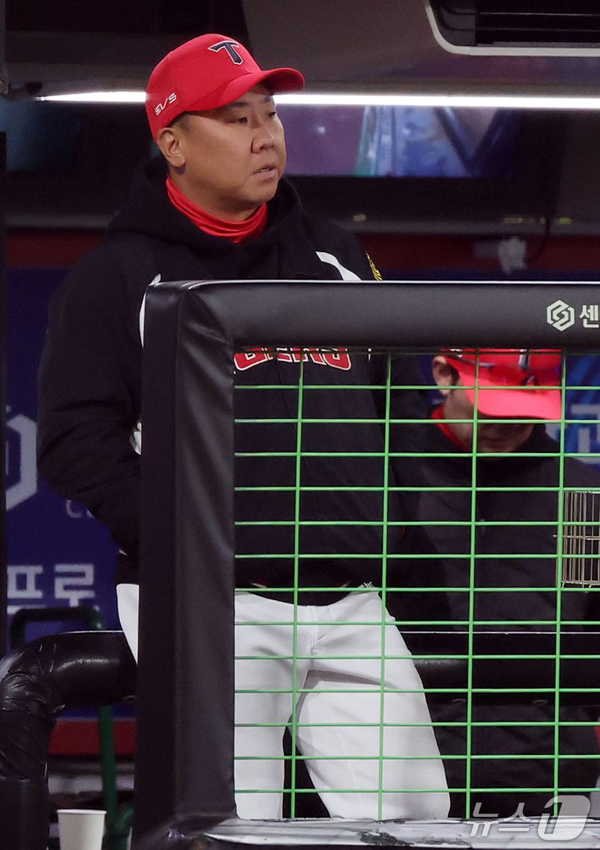 (전남광주=뉴스1) 김진환 기자 = 29일 오후 전남광주 기아챔피언스필드에서 열린 프로야구 2026 신한 SOL KBO 포스트시즌 플레이오프 3차전 삼성 라이온즈와 KIA 타이거즈 …