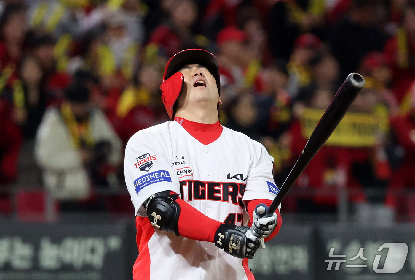 (전남광주=뉴스1) 김진환 기자 = 29일 오후 전남광주 기아챔피언스필드에서 열린 프로야구 2026 신한 SOL KBO 포스트시즌 플레이오프 3차전 삼성 라이온즈와 KIA 타이거즈 …