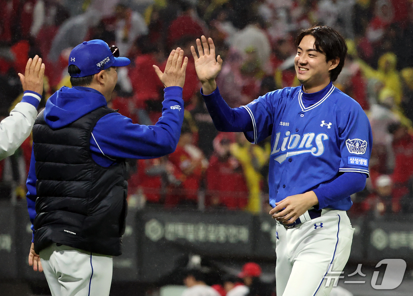 (전남광주=뉴스1) 김진환 기자 = 29일 오후 전남광주 기아챔피언스필드에서 열린 프로야구 2026 신한 SOL KBO 포스트시즌 플레이오프 3차전 삼성 라이온즈와 KIA 타이거즈 …