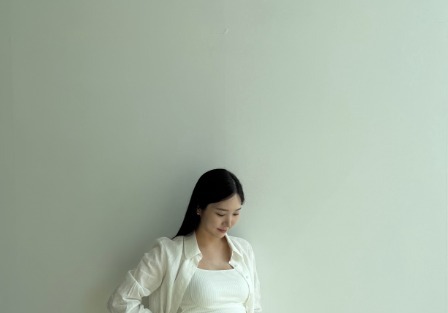 '에이핑크 출신' 홍유경, 출산 앞두고 'D라인' 만삭 사진 공개 [N샷]