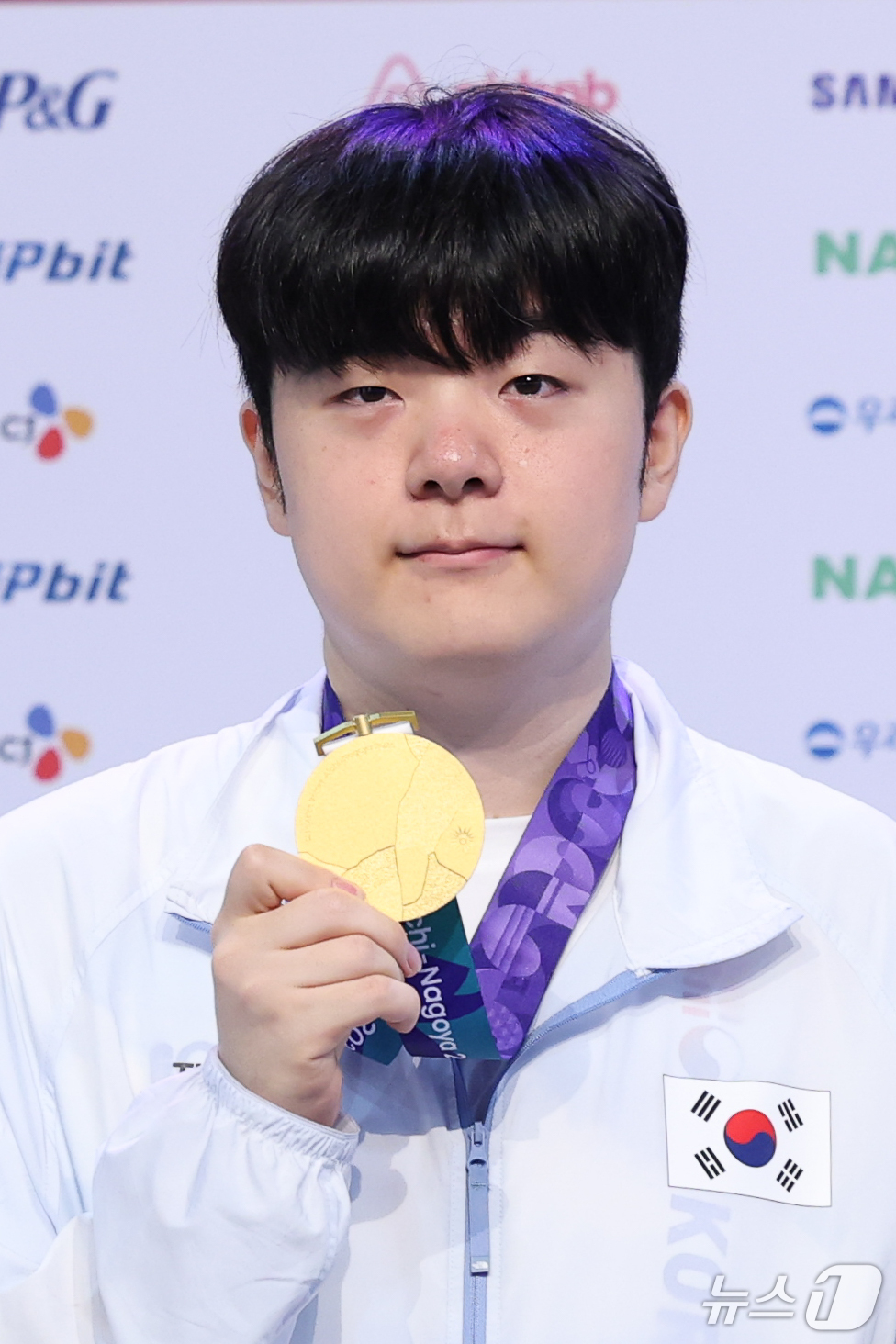 (나고야=뉴스1) 안은나 기자 = e스포츠 롤(리그오브레전드, LoL) 국가대표 '캐니언' 김건부가 3일 일본 라이브스 나고야에서 열린 2026 아이치·나고야 아시안게임 금메달리스 …