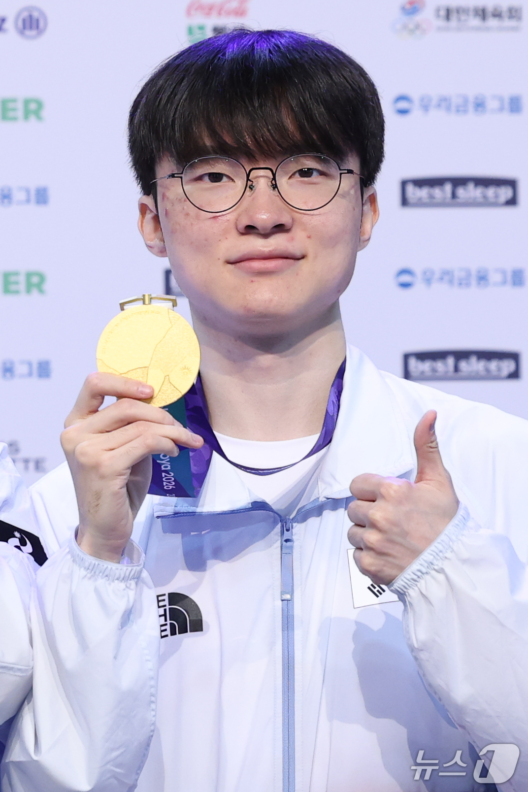 (나고야=뉴스1) 안은나 기자 = e스포츠 롤(리그오브레전드, LoL) 국가대표 '페이커' 이상혁이 3일 일본 라이브스 나고야에서 열린 2026 아이치·나고야 아시안게임 금메달리스 …