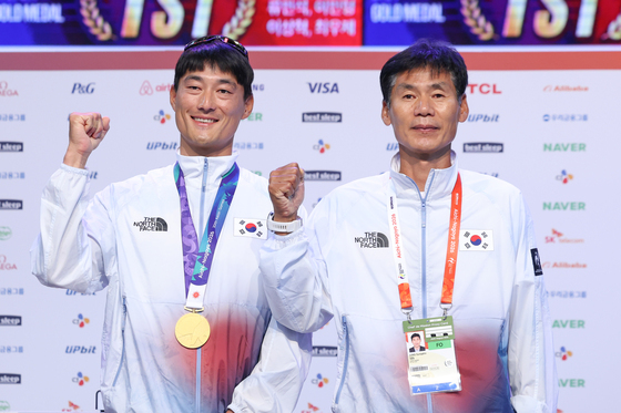 '요트 간판' 하지민, 정성안 감독과 함께