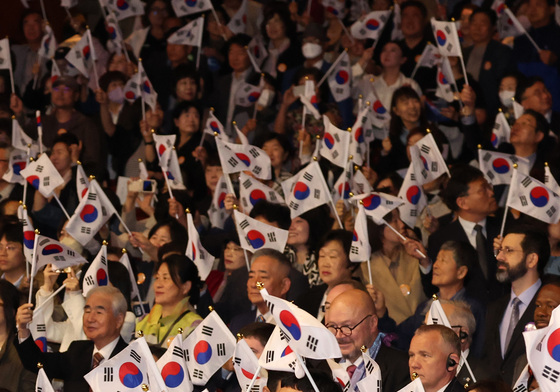'하늘이 열린날' 4358주년 개천절 경축식