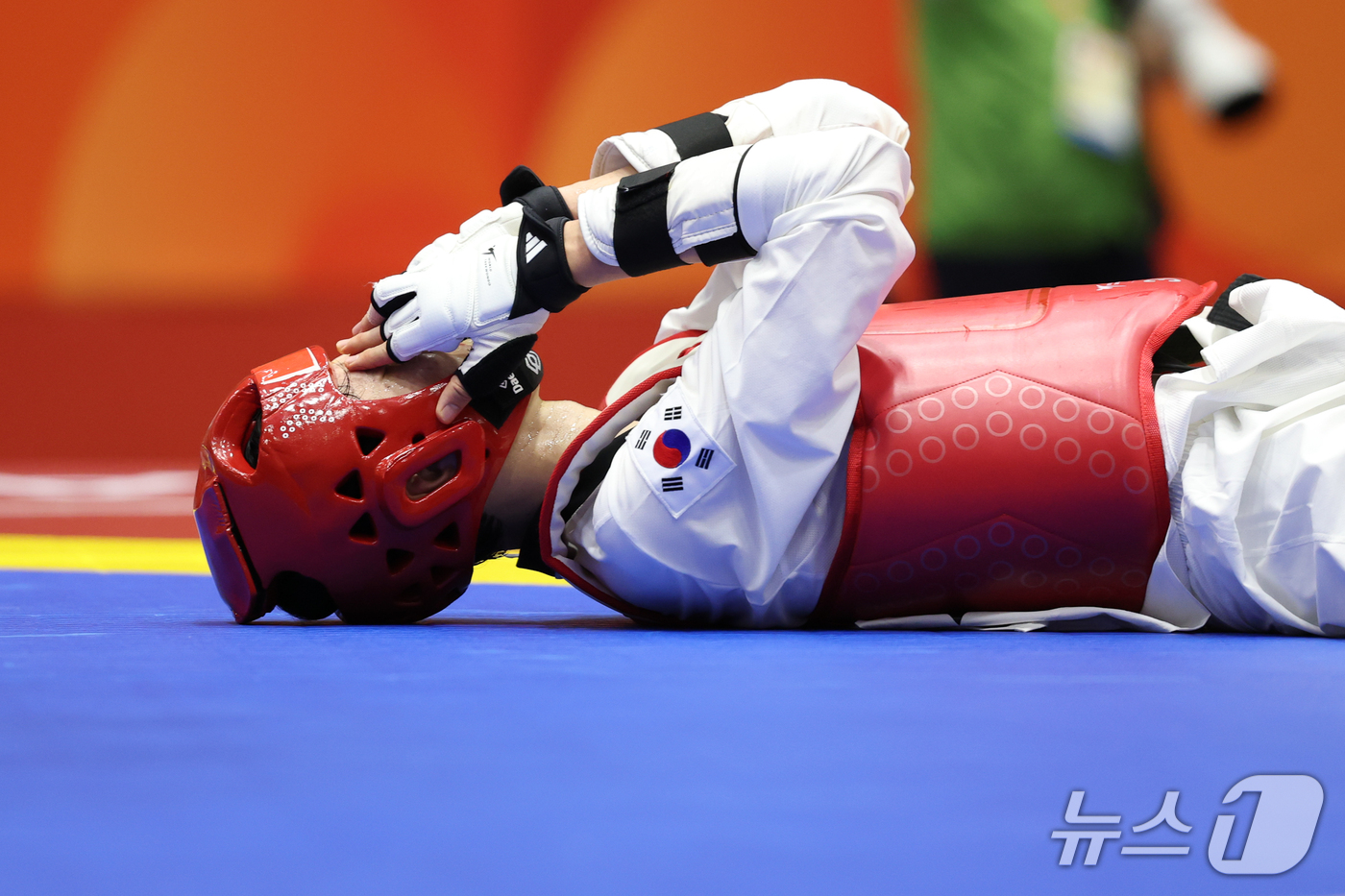 (도요하시=뉴스1) 안은나 기자 = 대한민국 문진호가 3일 일본 도요하시 체육관에서 열린 2026 아이치·나고야 아시안게임 태권도 남자 -68㎏급 준결승전에서 태국 텁팀댕 반룽에 …