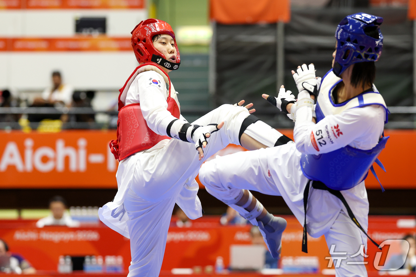 (도요하시=뉴스1) 안은나 기자 = 대한민국 문진호가 3일 일본 도요하시 체육관에서 열린 2026 아이치·나고야 아시안게임 태권도 남자 -68㎏급 준결승전에서 태국 텁팀댕 반룽과 …