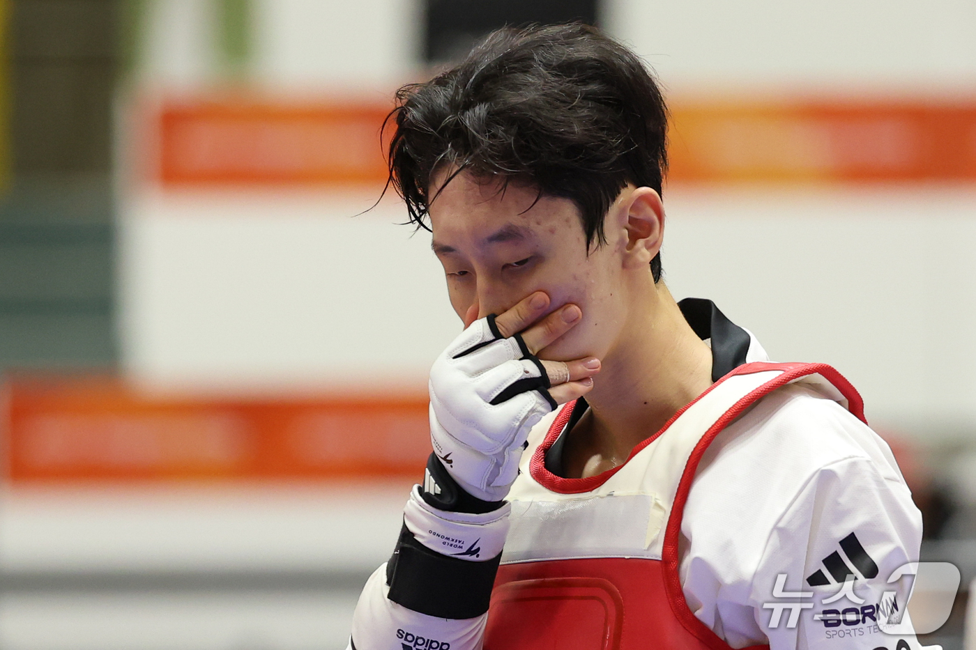 (도요하시=뉴스1) 안은나 기자 = 대한민국 문진호가 3일 일본 도요하시 체육관에서 열린 2026 아이치·나고야 아시안게임 태권도 남자 -68㎏급 준결승전에서 태국 텁팀댕 반룽에 …