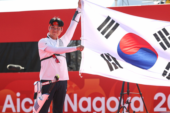 양궁전사 이우석 '금메달 입니다'