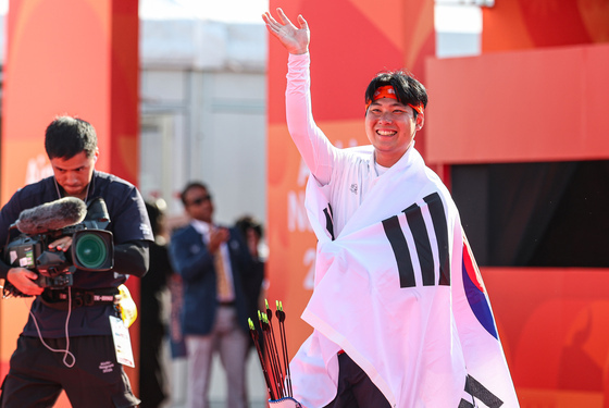 이우석 '금빛 미소'