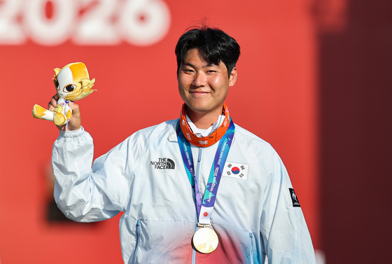 양궁 2관왕 이우석 "120점 대회…마지막 개인전 퍼즐 맞혔다"[AG]