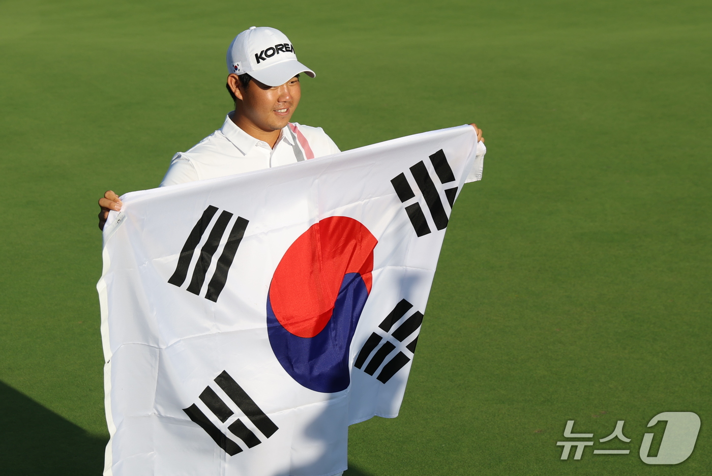(가스가이=뉴스1 김민지 기자 = 대한민국 김주형이 3일 일본 아이치현 가스가이 컨트리클럽 동코스에서 열린 2026 아이치·나고야 아시안게임 골프 남자 개인 최종라운드에서 금메달을 …