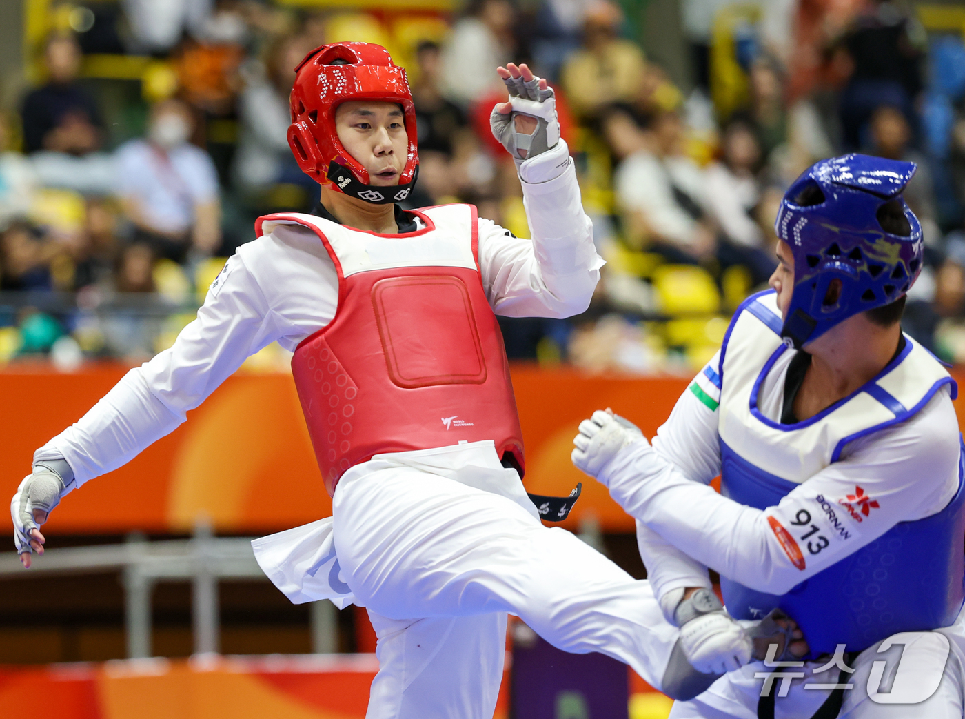 (도요하시=뉴스1) 안은나 기자 = 대한민국 강상현이 3일 일본 도요하시 체육관에서 열린 2026 아이치·나고야 아시안게임 태권도 남자 +80㎏급 준결승전에서 우즈베키스탄 마블로노 …
