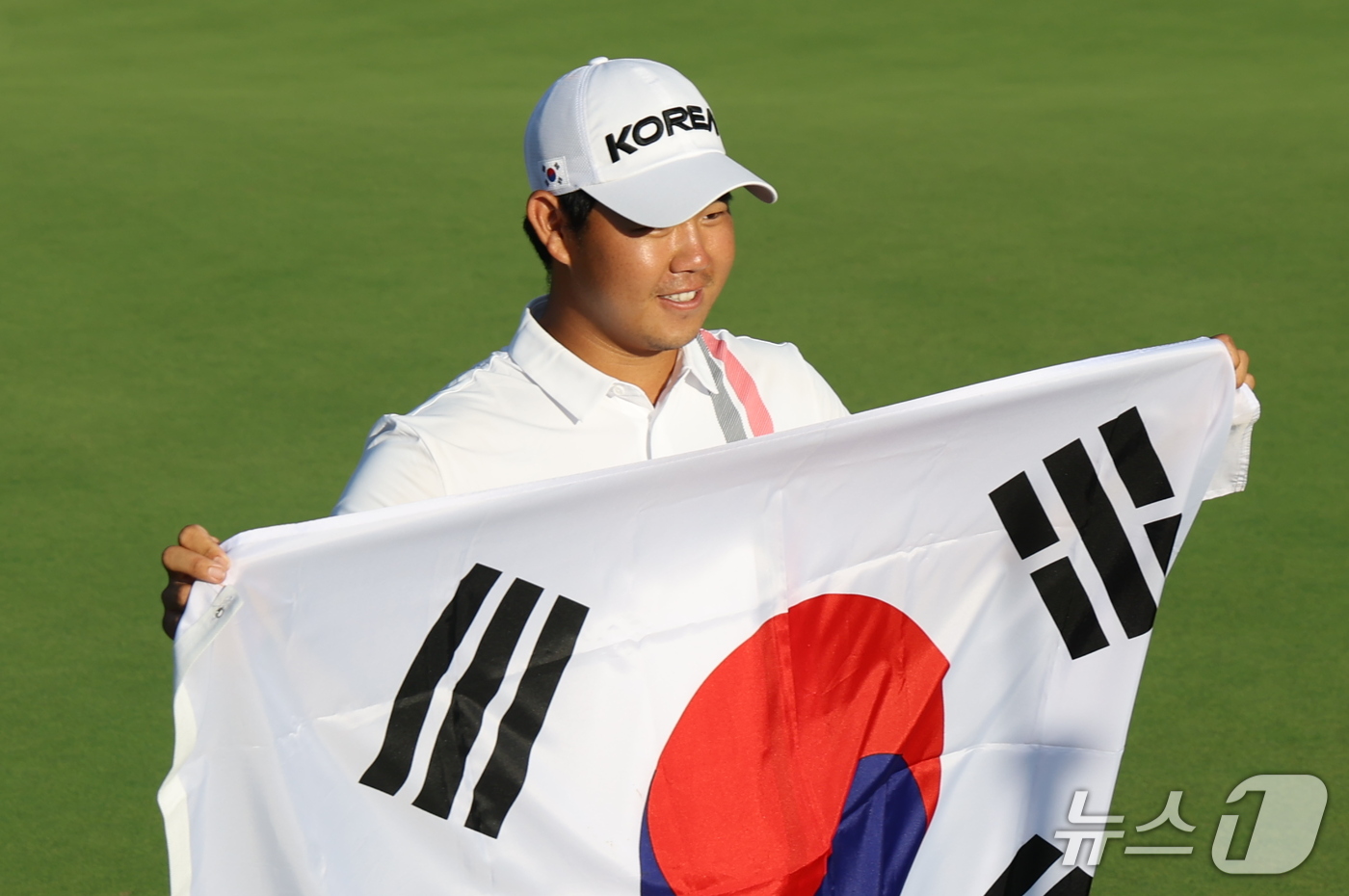 (가스가이=뉴스1 김민지 기자 = 대한민국 김주형이 3일 일본 아이치현 가스가이 컨트리클럽 동코스에서 열린 2026 아이치·나고야 아시안게임 골프 남자 개인 최종라운드에서 금메달을 …