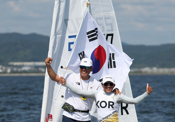 '2011년생 중학생' 최지운, 막판 대역전으로 요트 금메달[AG](종합)