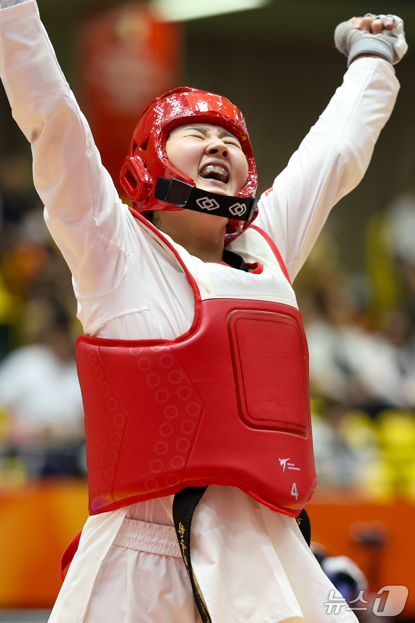 (도요하시=뉴스1) 안은나 기자 = 대한민국 송다빈이 3일 일본 도요하시 체육관에서 열린 2026 아이치·나고야 아시안게임 태권도 여자 +67㎏급 결승전에서 중국 무원저를 꺾고 금 …