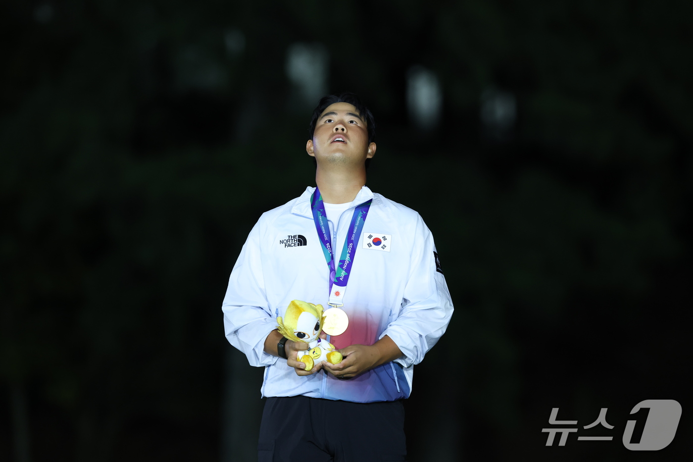 (가스가이=뉴스1 김민지 기자 = 대한민국 김주형이 3일 일본 아이치현 가스가이 컨트리클럽 동코스에서 열린 2026 아이치·나고야 아시안게임 골프 남자 개인 최종라운드 시상식에서 …