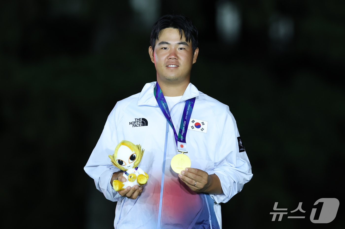 (가스가이=뉴스1 김민지 기자 = 대한민국 김주형이 3일 일본 아이치현 가스가이 컨트리클럽 동코스에서 열린 2026 아이치·나고야 아시안게임 골프 남자 개인 최종라운드 시상식에서 …