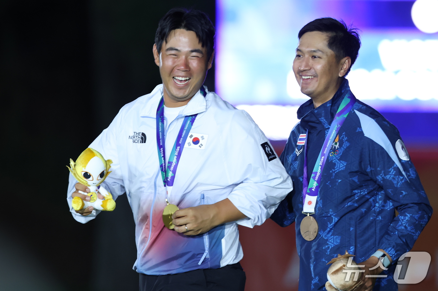 (가스가이=뉴스1 김민지 기자 = 대한민국 김주형이 3일 일본 아이치현 가스가이 컨트리클럽 동코스에서 열린 2026 아이치·나고야 아시안게임 골프 남자 개인 최종라운드 시상식에서 …
