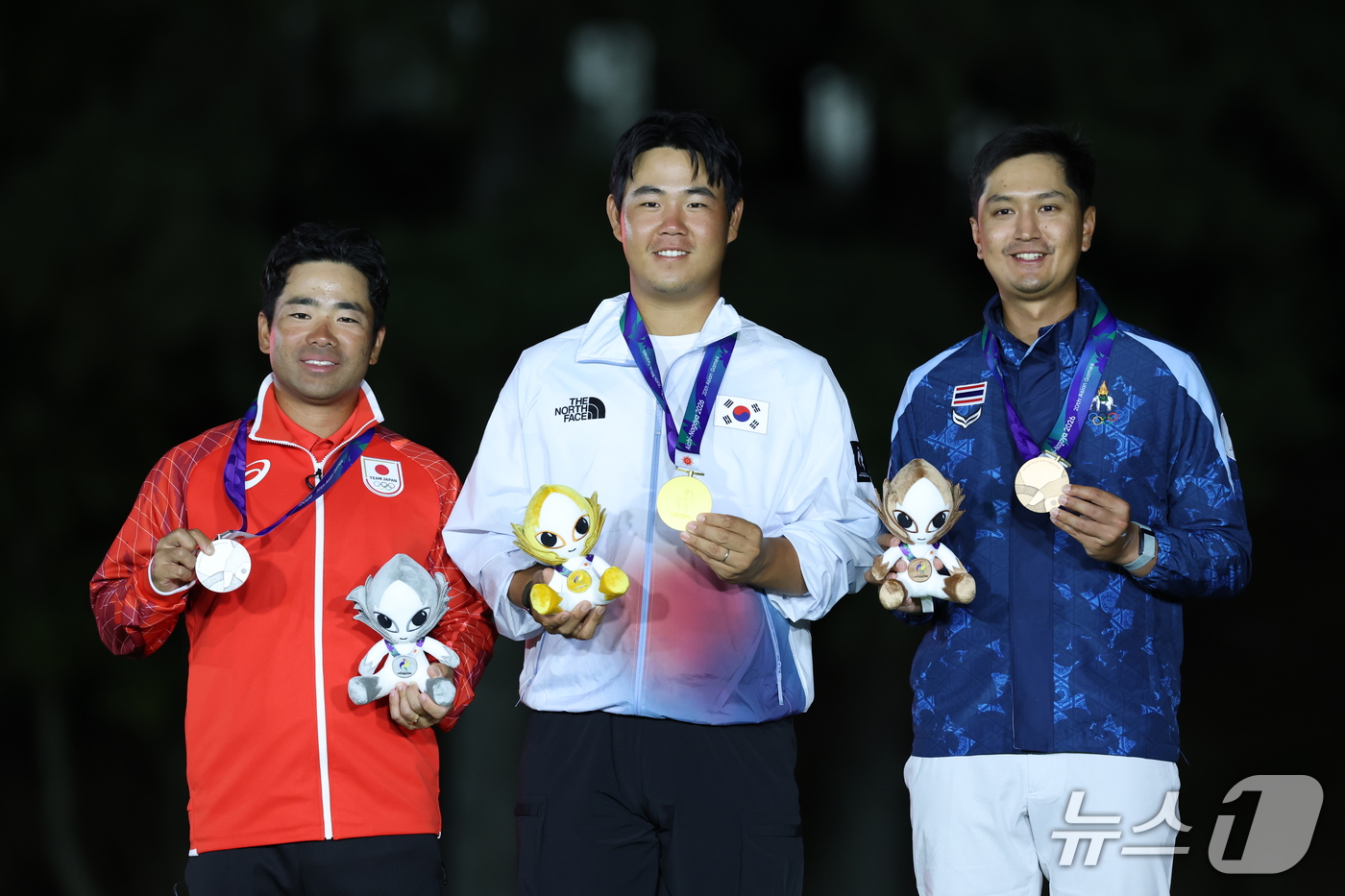 (가스가이=뉴스1 김민지 기자 = 대한민국 김주형이 3일 일본 아이치현 가스가이 컨트리클럽 동코스에서 열린 2026 아이치·나고야 아시안게임 골프 남자 개인 최종라운드 시상식에서 …
