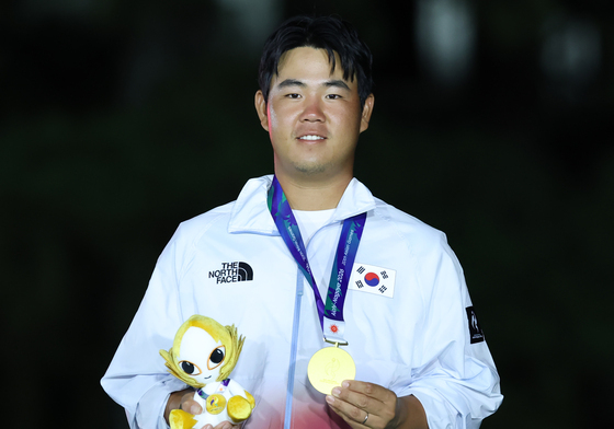 [뉴스1 PICK] 김주형, 18언더파로 AG 제패…韓 남자 골프 16년 만 金