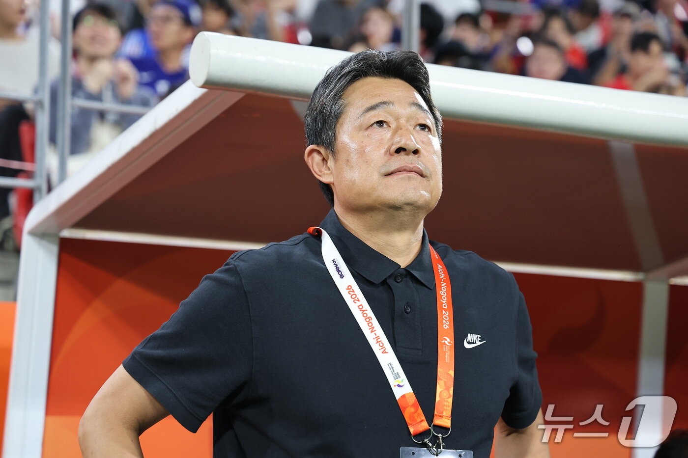 본문 이미지 - 3일 일본 아이치현 도요타 스타디움에서 열린 2026 아이치·나고야 아시안게임 축구 결승전 대한민국과 일본의 경기, 대한민국 이민성 감독이 선수들을 지켜보고 있다. 2026.10.3 ⓒ 뉴스1 김도우 기자
