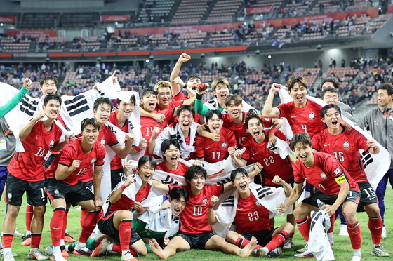 축구 4연패로 '금빛 피날레'…한국, 골프·양궁서 金 6개 수확(종합)[AG]