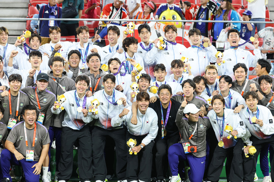 아시아 정상에 선 AG축구대표팀
