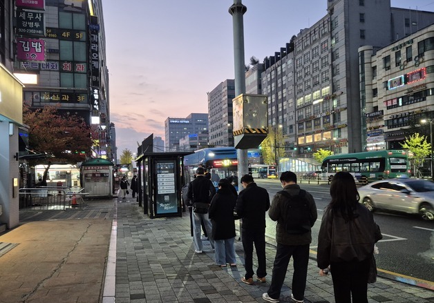 "파업 소식에 잠 설쳤는데"…경기 버스 극적 합의에 출근길 시민들 안도
