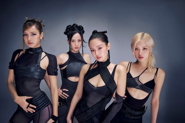 블랙핑크, K팝 걸그룹 최초 옥관문화훈장 수훈…"영광"