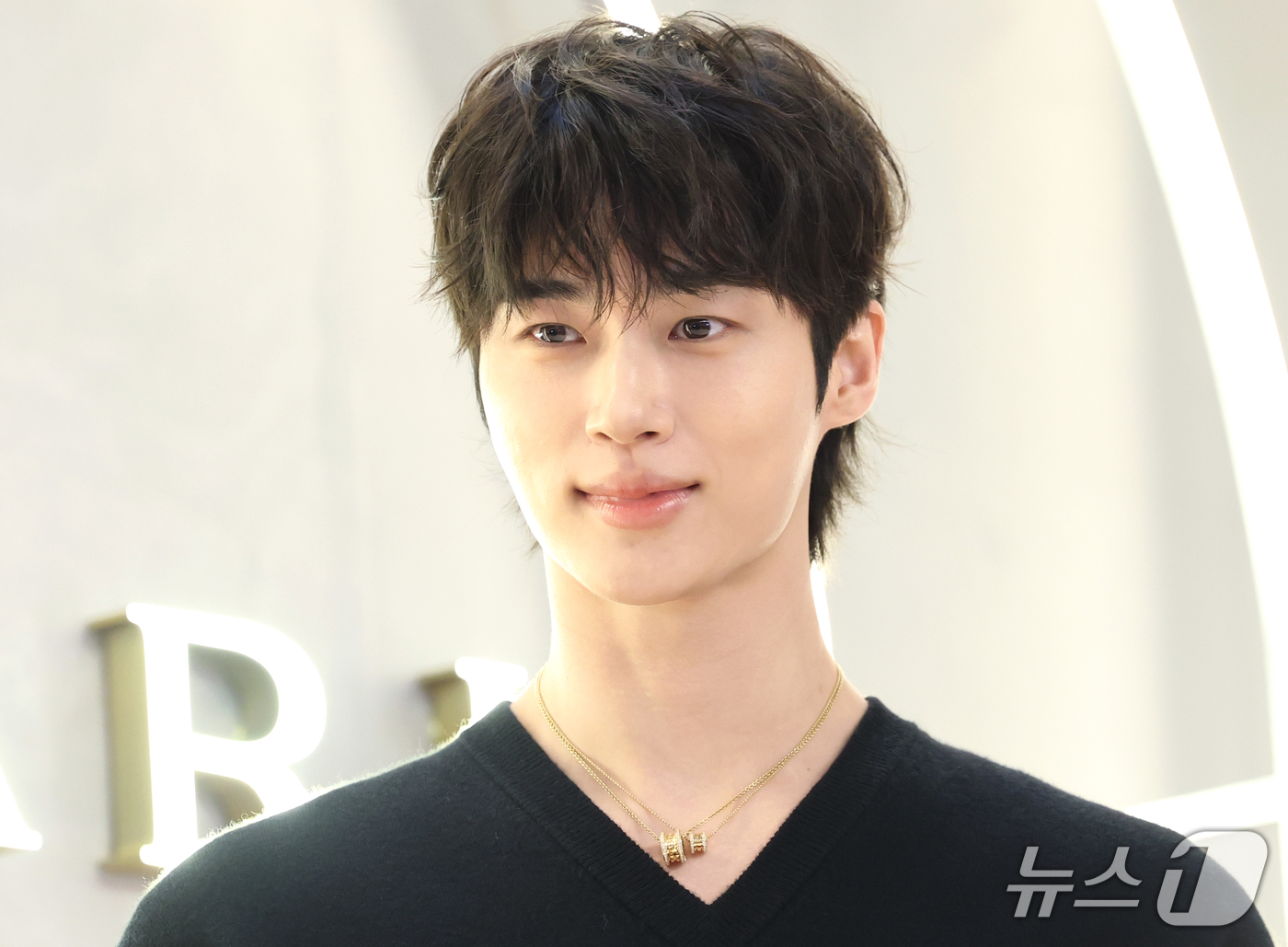 (서울=뉴스1) 권현진 기자 = 배우 변우석이 30일 서울 송파구 롯데백화점 에비뉴엘 월드타워점에서 열린 하이 주얼러 불가리(BVLGARI)의 비제로원 익스피리언스 팝업 행사에 참 …