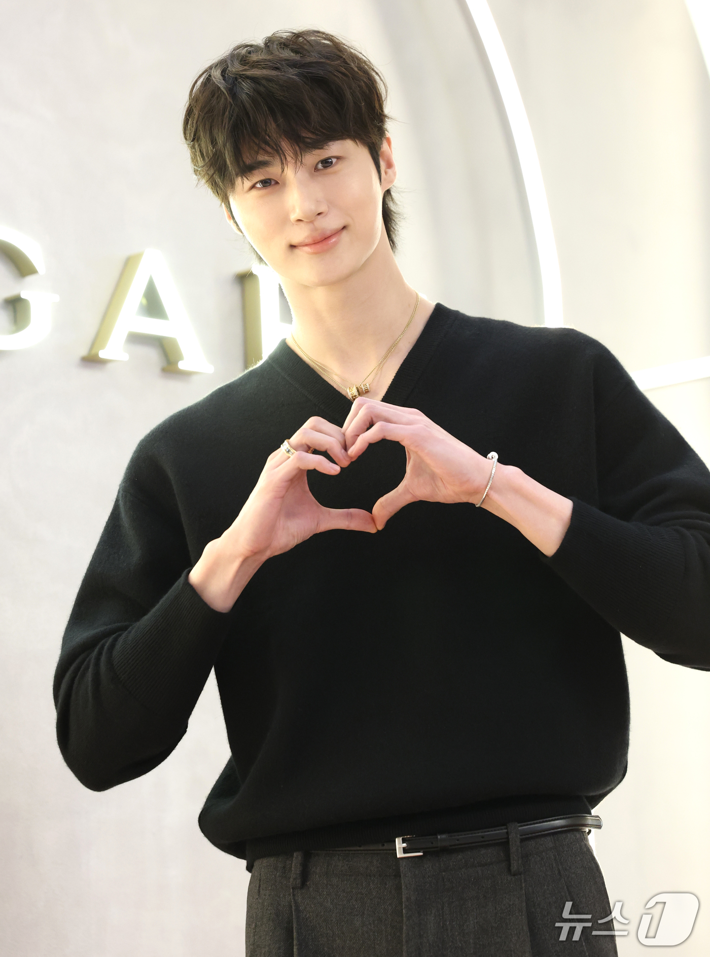 (서울=뉴스1) 권현진 기자 = 배우 변우석이 30일 서울 송파구 롯데백화점 에비뉴엘 월드타워점에서 열린 하이 주얼러 불가리(BVLGARI)의 비제로원 익스피리언스 팝업 행사에 참 …
