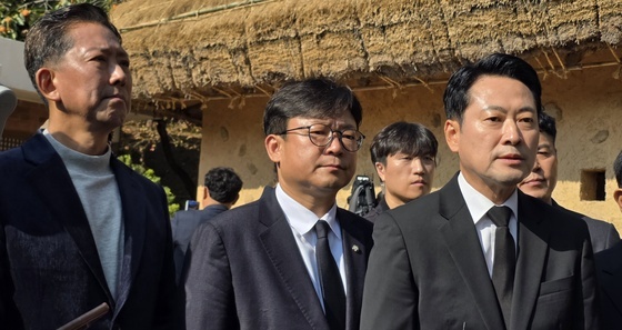 박정희 생가 방문한 장동혁